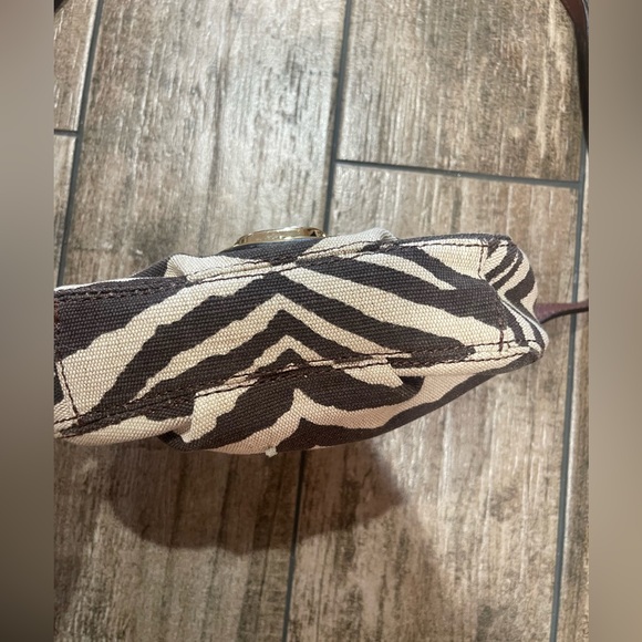 🦓 Michael Kors Small Zebra Print Canvas And Leather Casual Crossbody Handbag 🦓 - Picture 7 of 10
